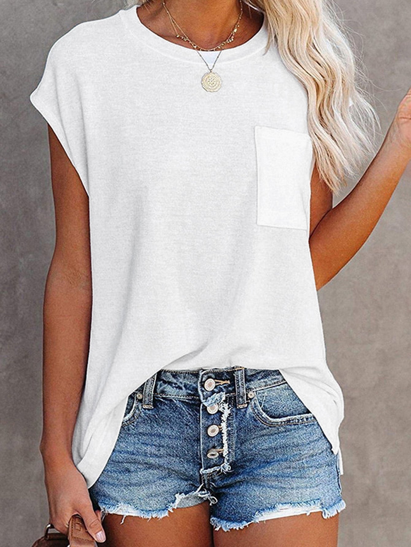 Round Neck Pocket T-shirt