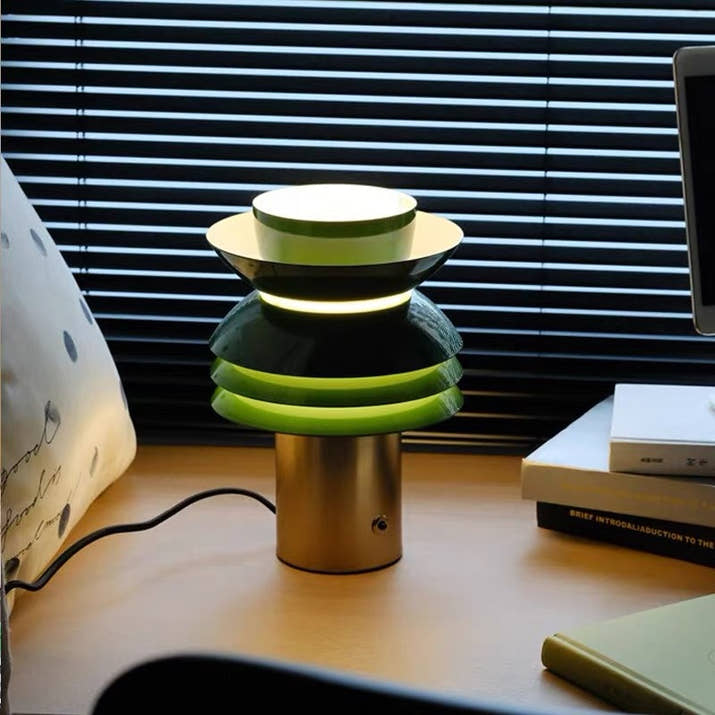 French-style Vintage Layered Glass Table Lamp
