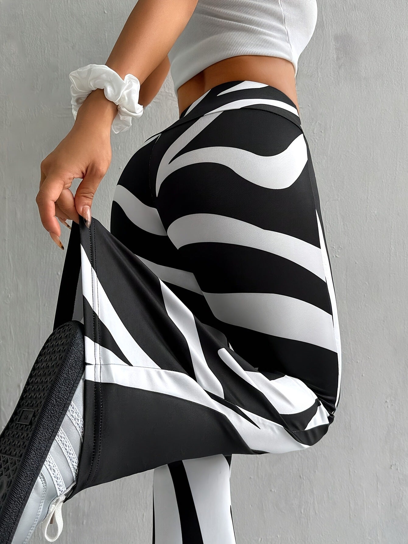 High-Waist Zebra Flare Leggings