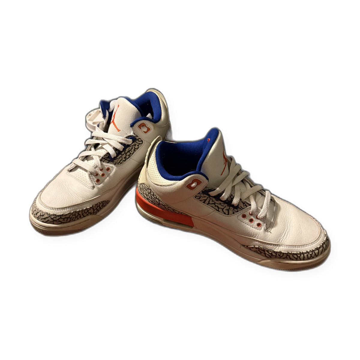 Air Jordan 3 Retro Knicks 136064-148 size 9.5 — pair, side view