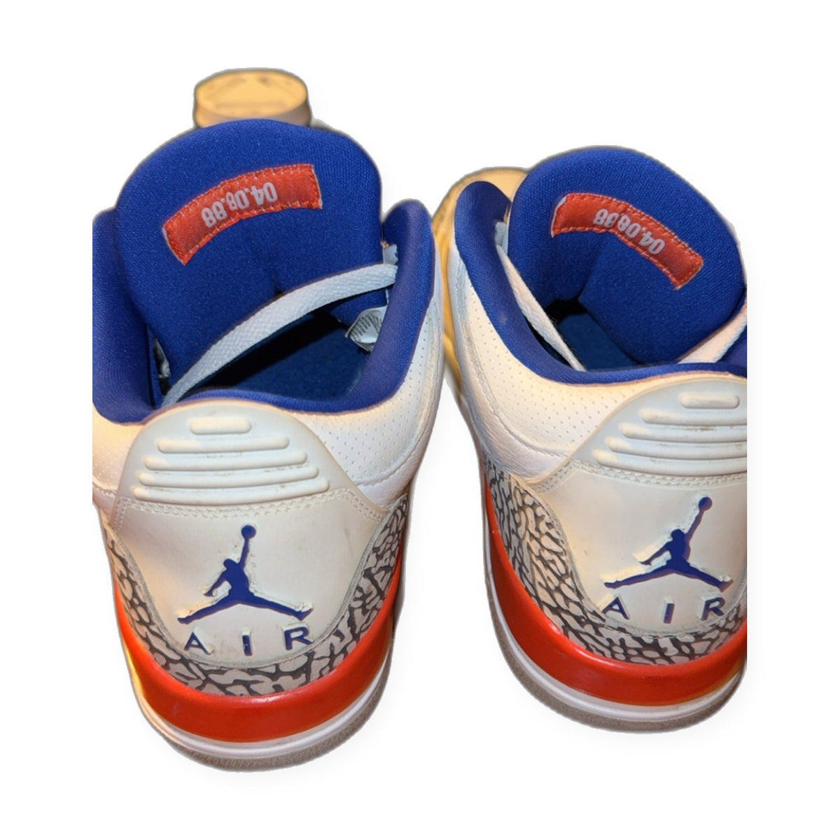 Air Jordan 3 Retro Knicks 136064-148 size 9.5 — heels with Jumpman logo